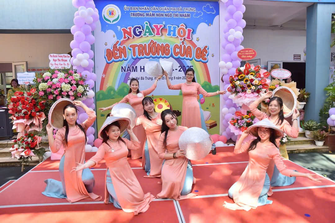 Co_van_nghe_khai_giang_2_4ee98