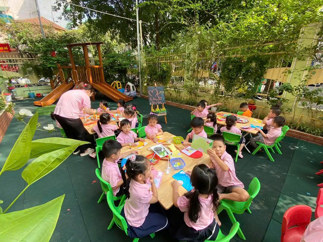 Tre_ngoai_san_1_13ffc